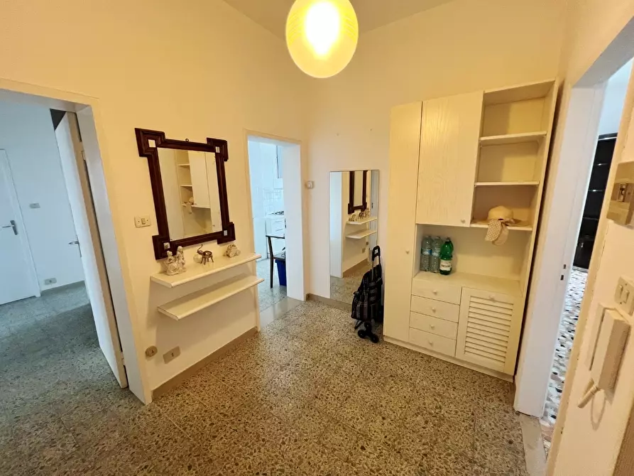 Immagine 12 di Casa trifamiliare in vendita  a Massa
