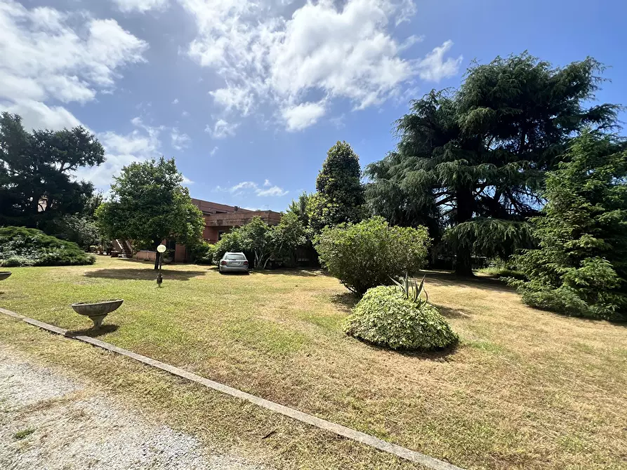 Immagine 44 di Villa in vendita  in Via Acquala 40 a Montignoso