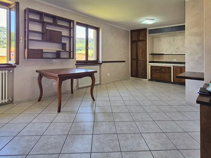 Immagine 2 di Trilocale in vendita  in Via Canale 106 a Castelnuovo Magra