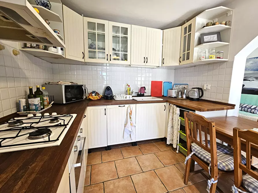 Immagine 12 di Porzione di casa in vendita  in Via Pretura 10 a Ameglia