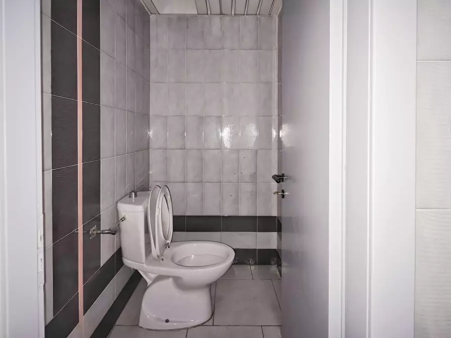 Immagine 38 di Ufficio in vendita  in Via Brigata Partigiana Ugo Muccini 92 a Sarzana