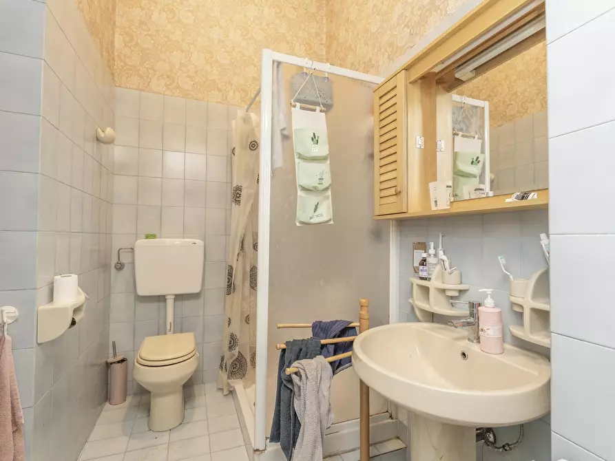 Immagine 24 di Pentalocale in vendita  in Via Michele Buniva 4 a Torino