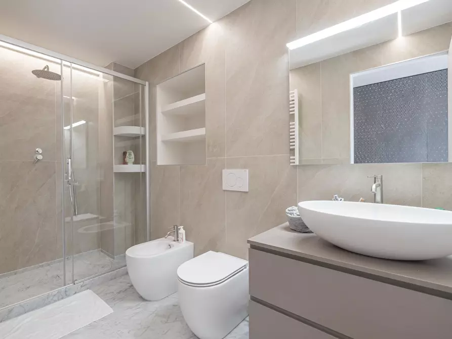 Immagine 18 di Loft/Open space in vendita  in Corso Regina Margherita 181 a Torino