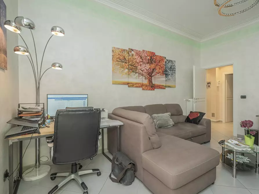 Immagine 16 di Trilocale in vendita  in Corso Novara 17 a Torino