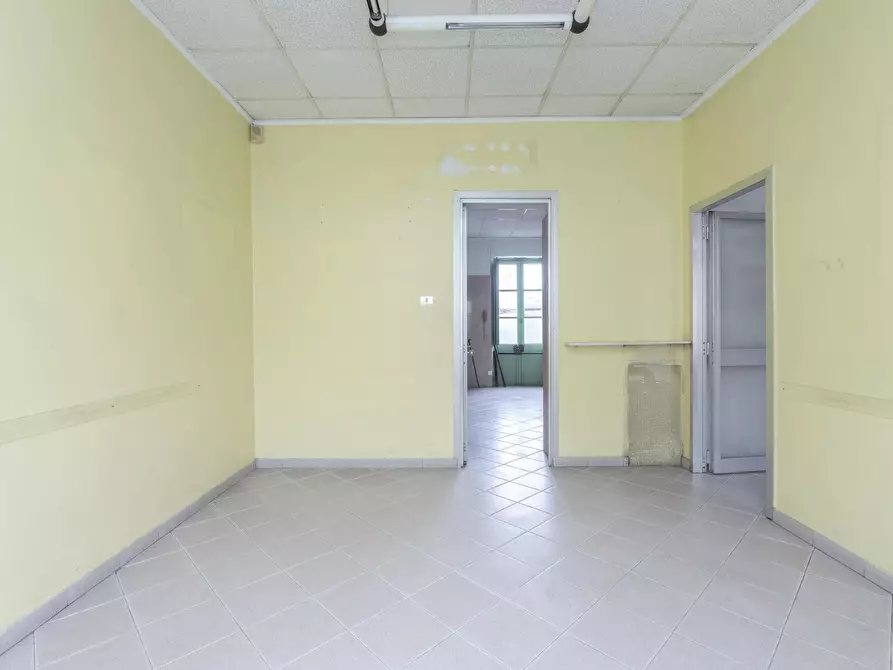 Immagine 12 di Ufficio in vendita  in Strada di Settimo 81 a Torino