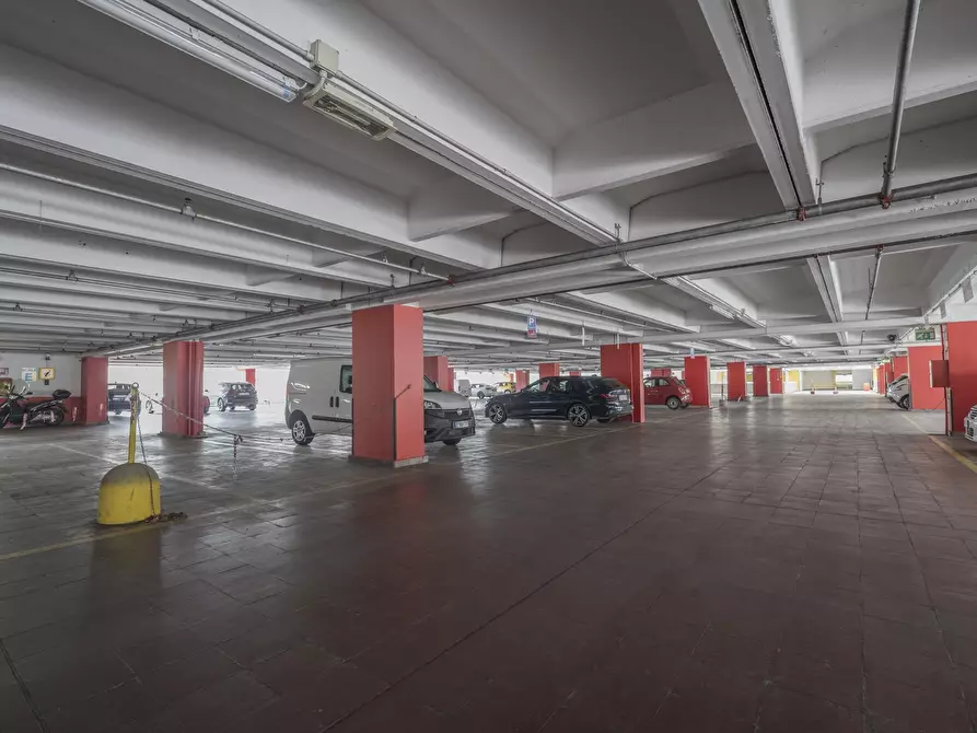 Immagine 31 di Ufficio in affitto  in Corso Svizzera 185 a Torino