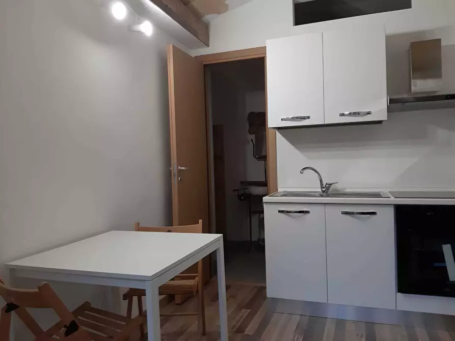 Immagine 10 di Bilocale in vendita  in Via San Giuseppe Benedetto Cottolengo 19 a Torino