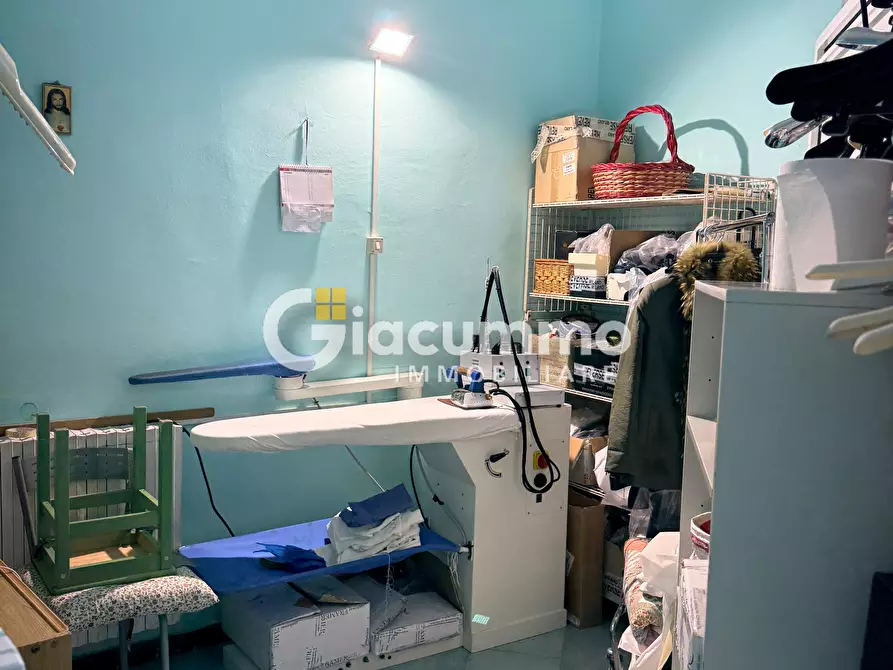 Immagine 11 di Locale commerciale in affitto  in Via Pretoria 117 a Potenza