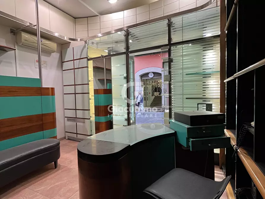 Immagine 18 di Locale commerciale in affitto  in Via Pretoria 80 a Potenza