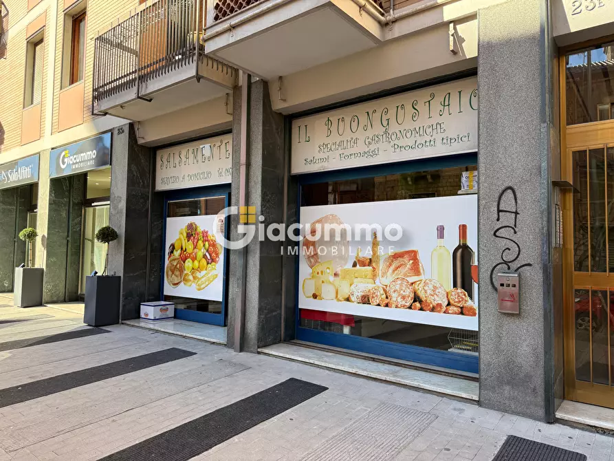 Immagine 6 di Locale commerciale in vendita  in Via Giuseppe Mazzini 23 a Potenza