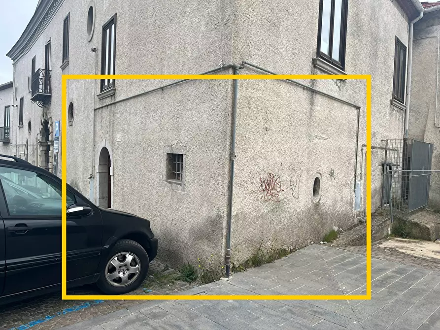 Immagine 12 di Magazzino in vendita  in Via Pretoria a Potenza