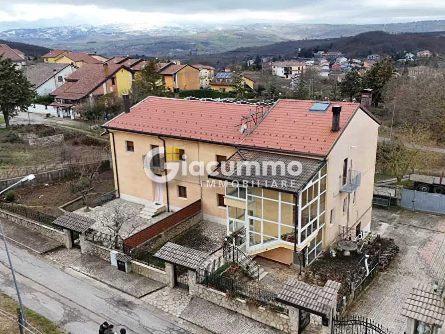 Immagine 2 di Casa bifamiliare in vendita  in Via Madrd a Potenza