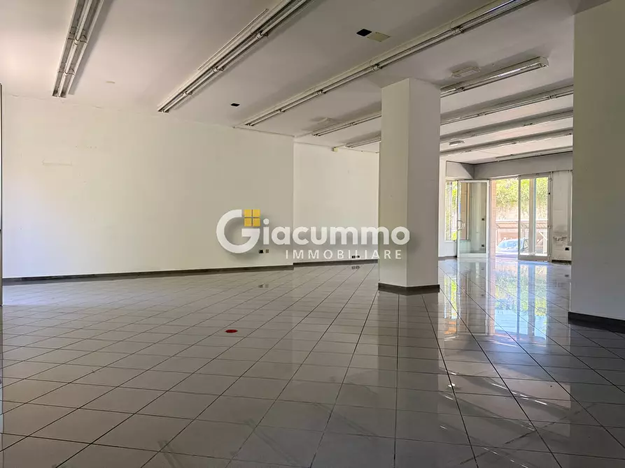 Immagine 7 di Locale commerciale in affitto  in Via Parigi 44-46 a Potenza