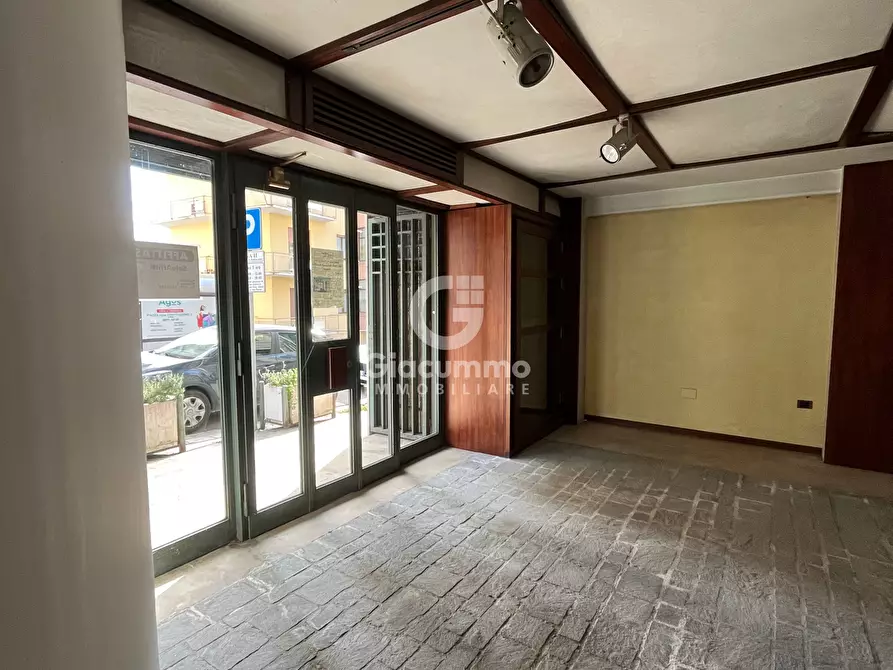 Immagine 5 di Locale commerciale in vendita  in Via Nicola Vaccaro 124 a Potenza