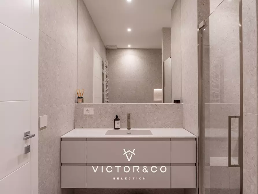 Immagine 30 di Attico in vendita  a Novara