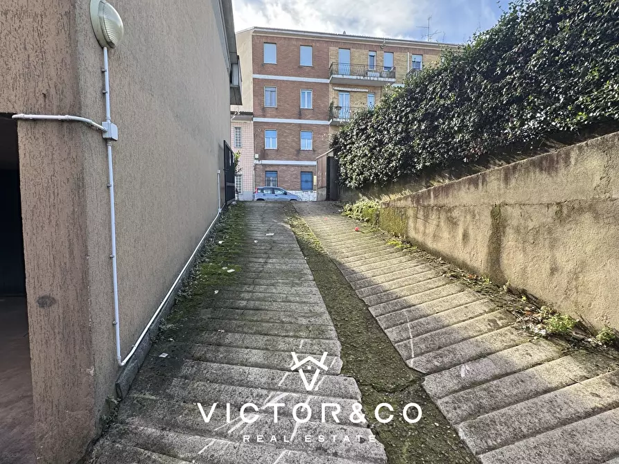 Immagine 15 di Garage in vendita  in Via Sforzesca sn a Novara