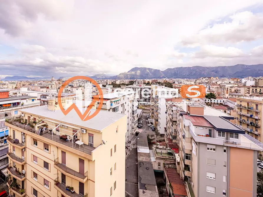 Immagine 12 di Appartamento in vendita  in Via Serradifalco a Palermo