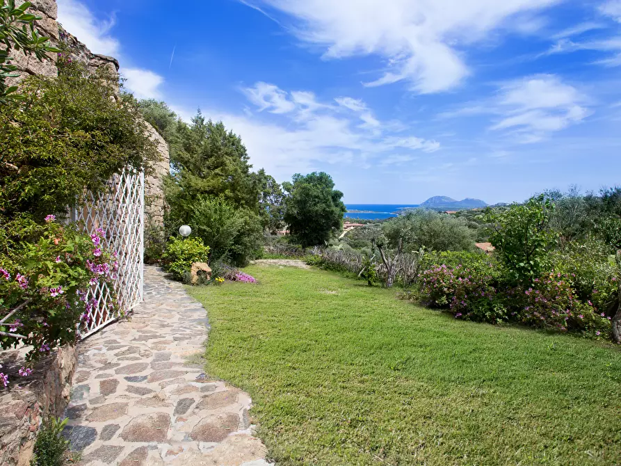 Immagine 1 di Villa in vendita  in Località Milmegghio a Olbia