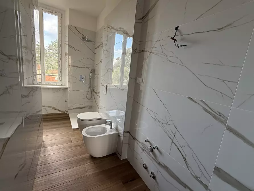 Immagine 35 di Bilocale in vendita  in Via Giuseppe Sirtori 1 a Carate Brianza