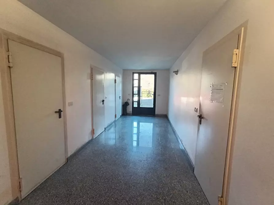 Immagine 27 di Trilocale in vendita  a Varano De' Melegari