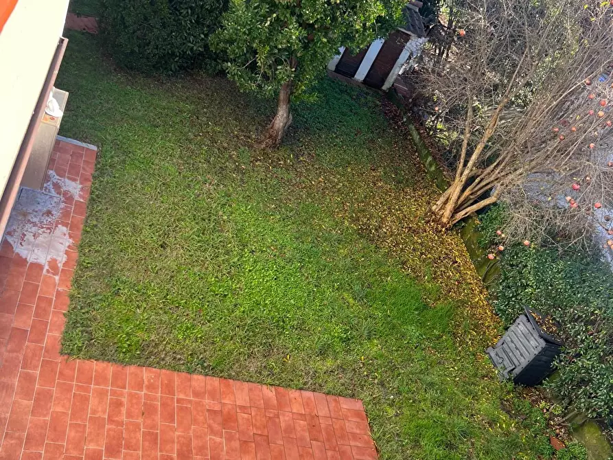 Immagine 28 di Villetta a schiera in vendita  a Sarzana