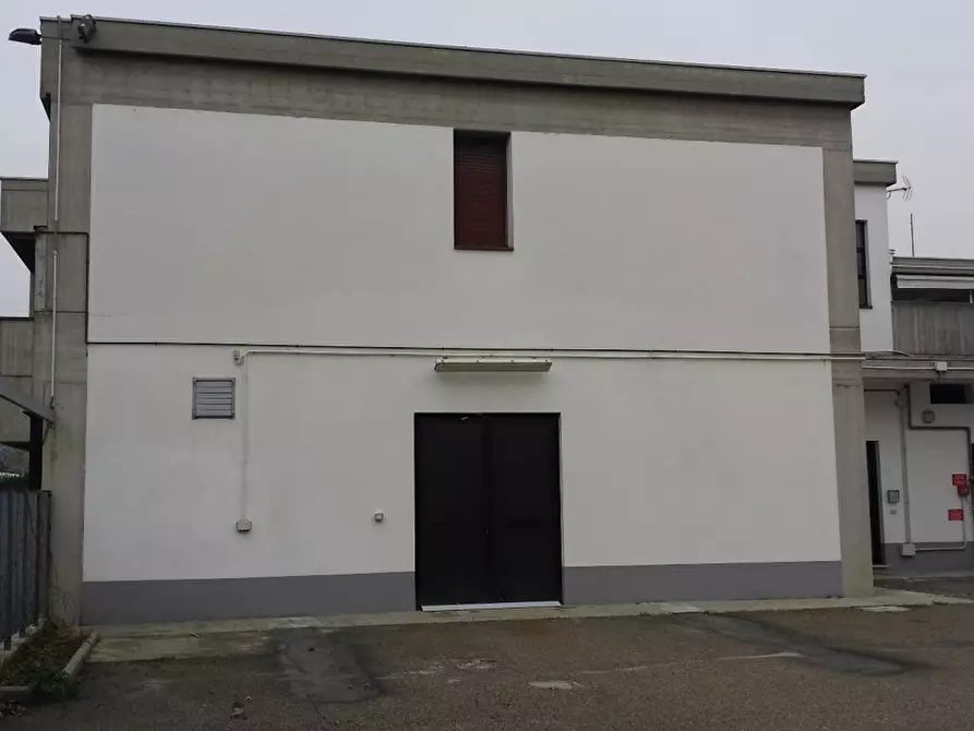 Immagine 39 di Attività artigianale in vendita  a Collecchio