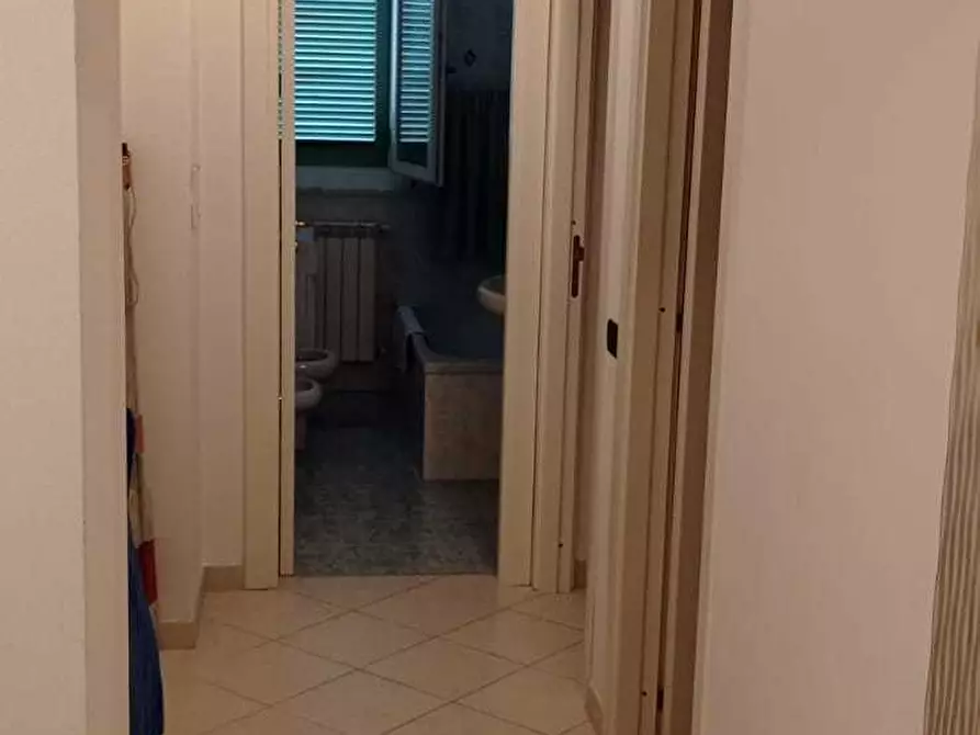 Immagine 12 di Trilocale in affitto  a Massa
