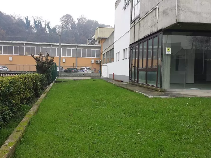 Immagine 7 di Attività artigianale in affitto  a Collecchio