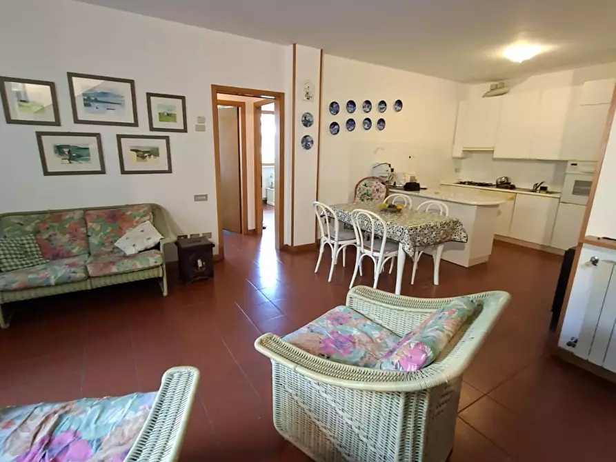 Immagine 9 di Quadrilocale in vendita  a Massa