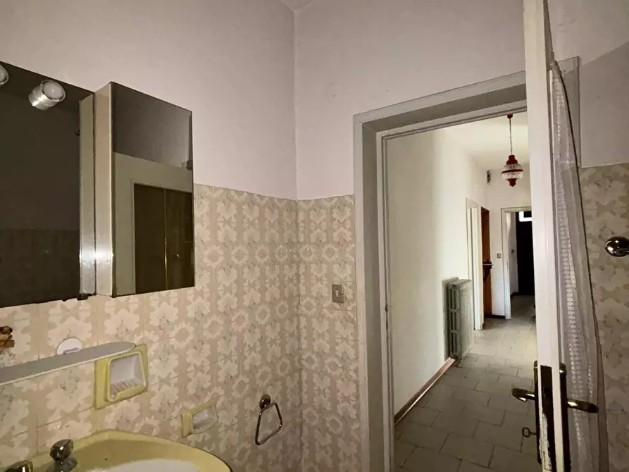 Immagine 21 di Casa trifamiliare in vendita  a Varano De' Melegari