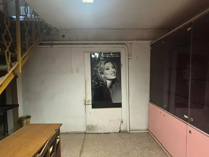 Immagine 29 di Locale commerciale in affitto  a Fornovo Di Taro