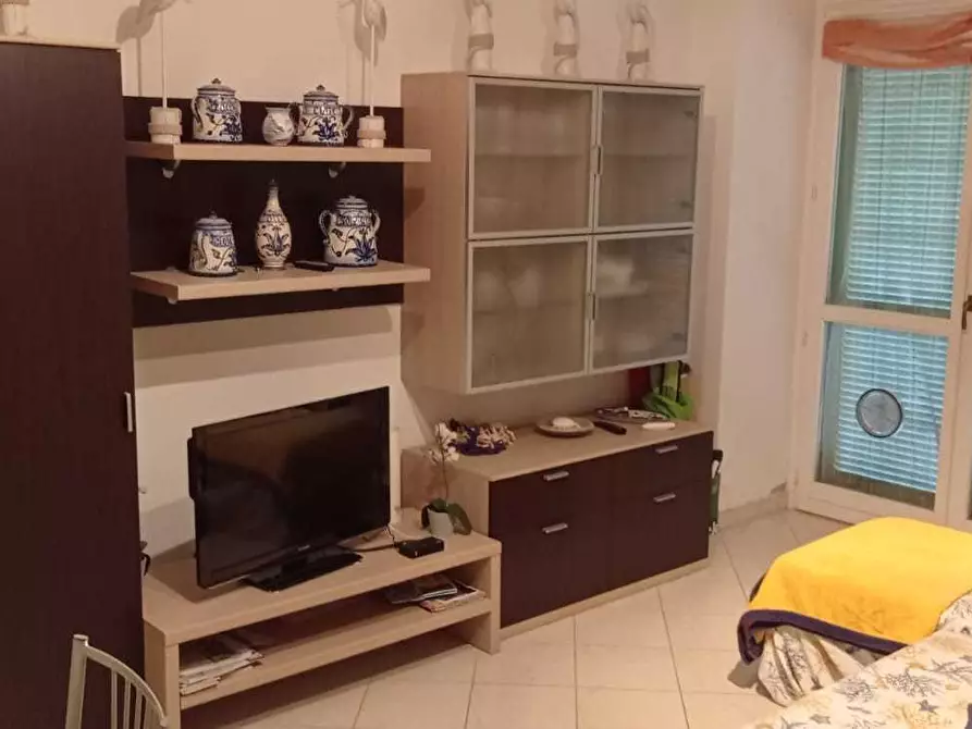 Immagine 4 di Trilocale in affitto  a Massa