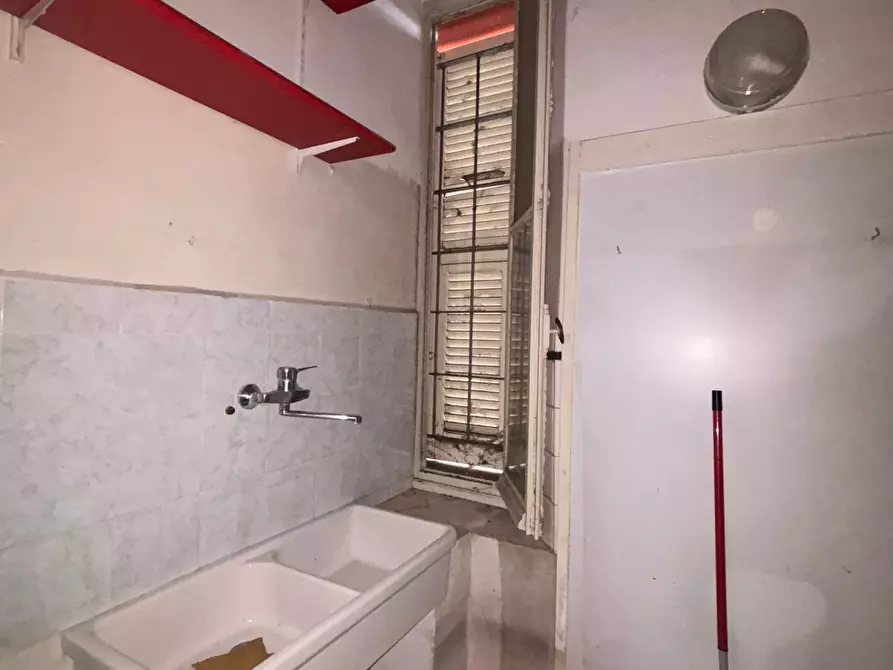 Immagine 19 di Locale commerciale in affitto  a Fornovo Di Taro