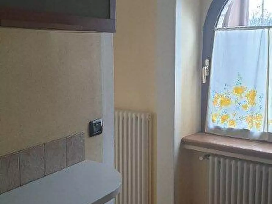 Immagine 9 di Bilocale in affitto  a Varano De' Melegari