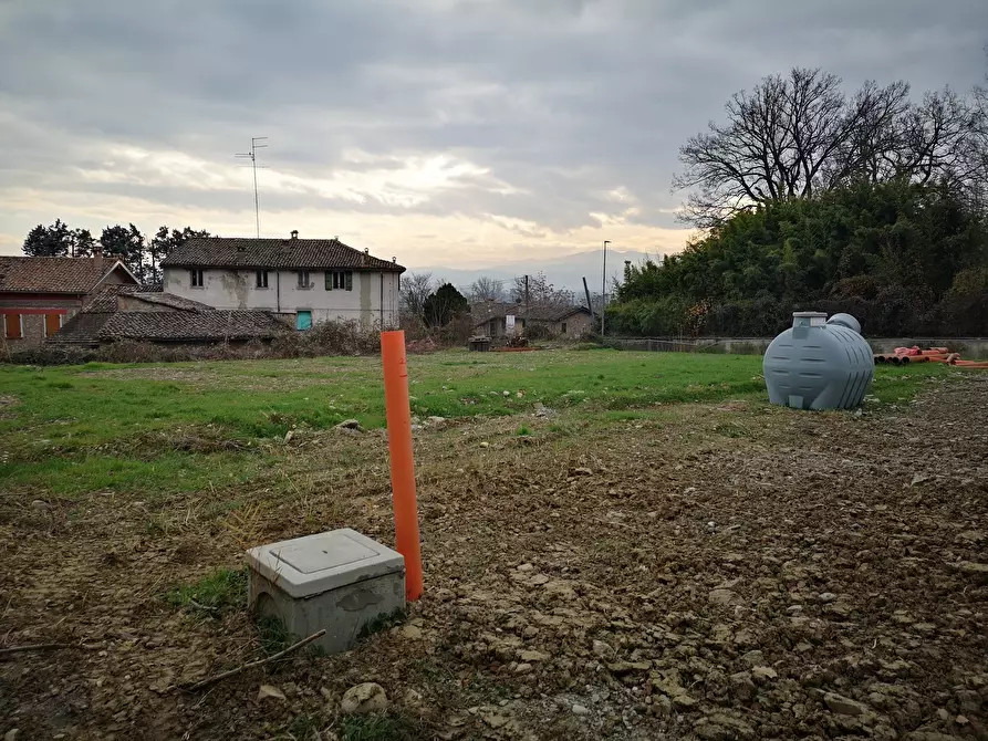 Immagine 7 di Terreno industriale in vendita  a Medesano
