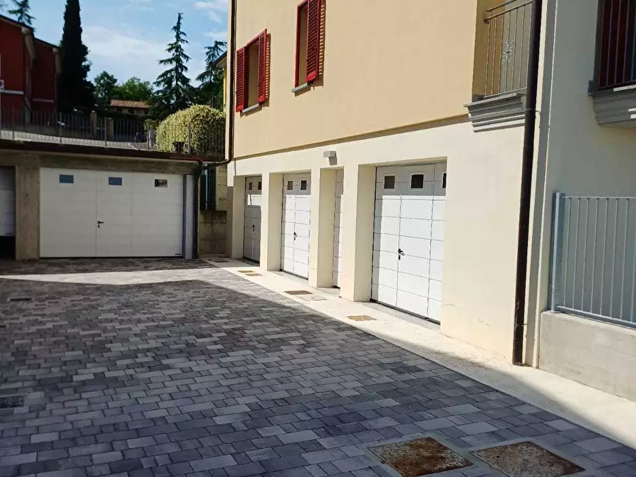 Immagine 28 di Bilocale in vendita  a Medesano