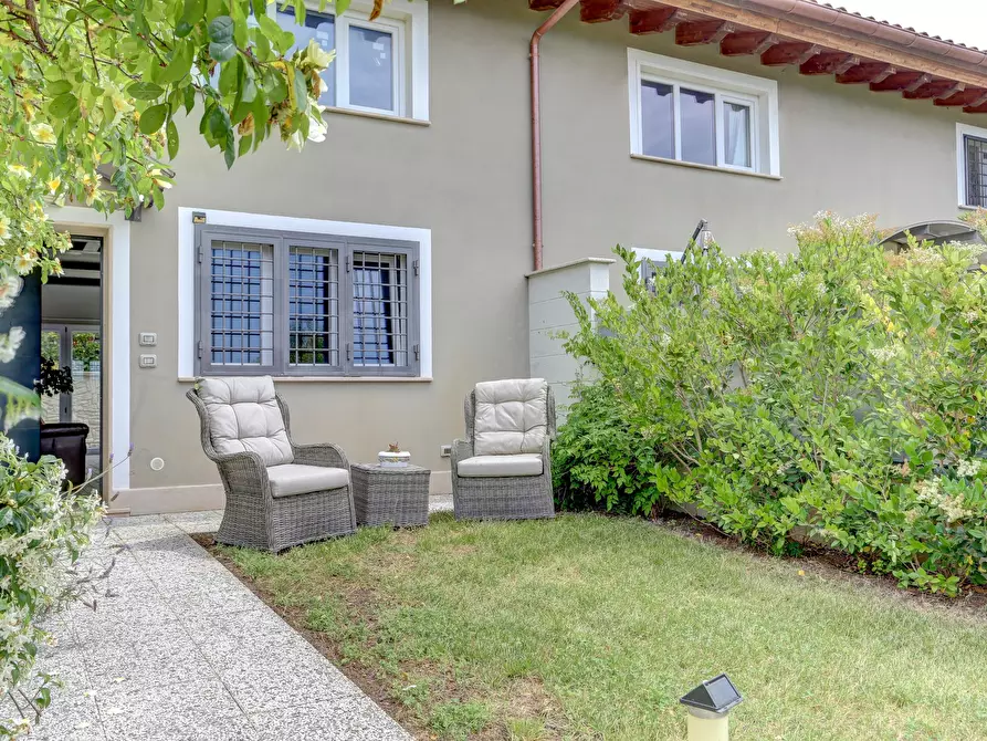 Immagine 15 di Villa in vendita  in Via del Fontanile di Mezzaluna 231 a Fiumicino