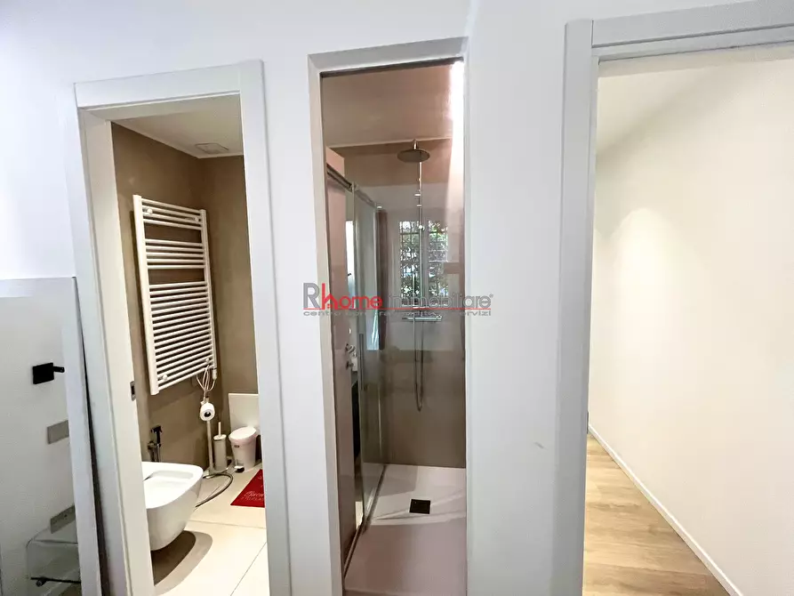 Immagine 10 di Bilocale in vendita  a Roma