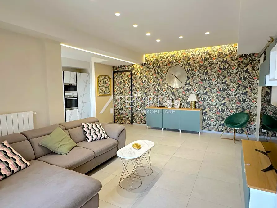 Immagine 4 di Appartamento in vendita  in VIA PASCAL a Adrano