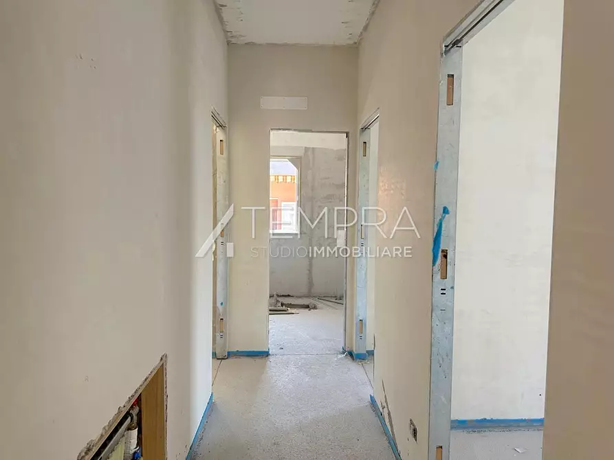 Immagine 15 di Appartamento in vendita  a Adrano