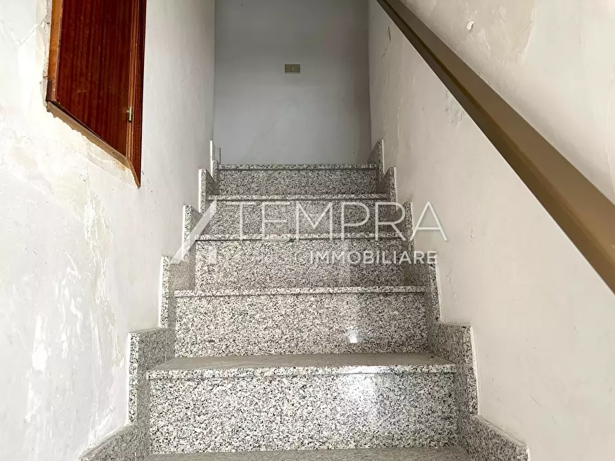 Immagine 19 di Casa indipendente in vendita  a Adrano