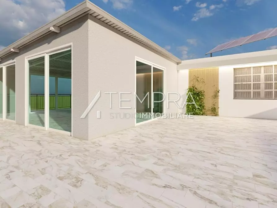 Immagine 7 di Appartamento in vendita  a Adrano