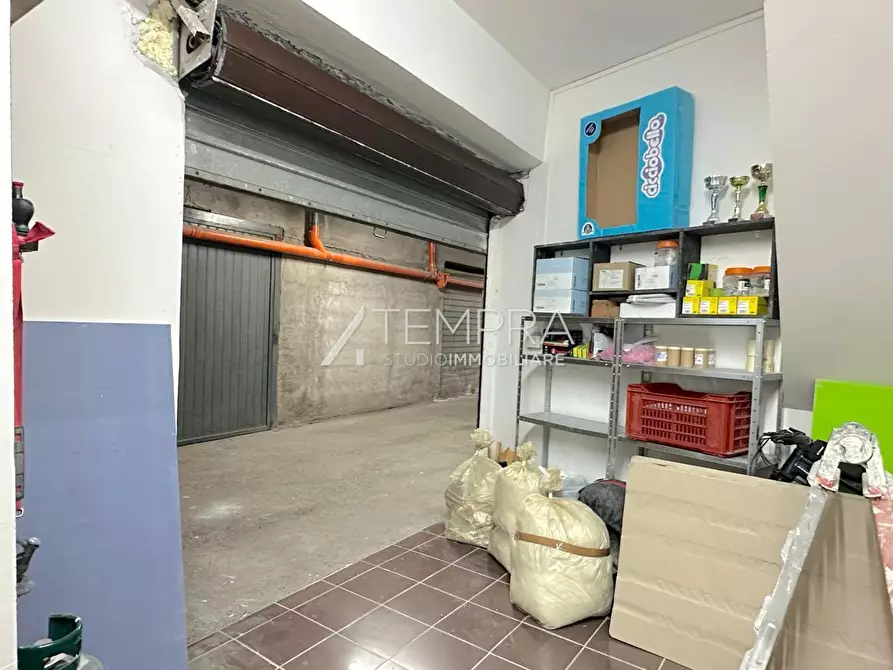 Immagine 33 di Appartamento in vendita  in VIA PASCAL a Adrano