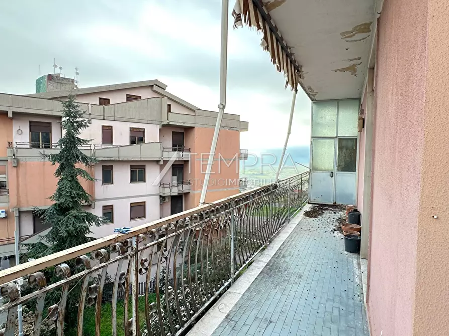Immagine 24 di Appartamento in vendita  a Adrano