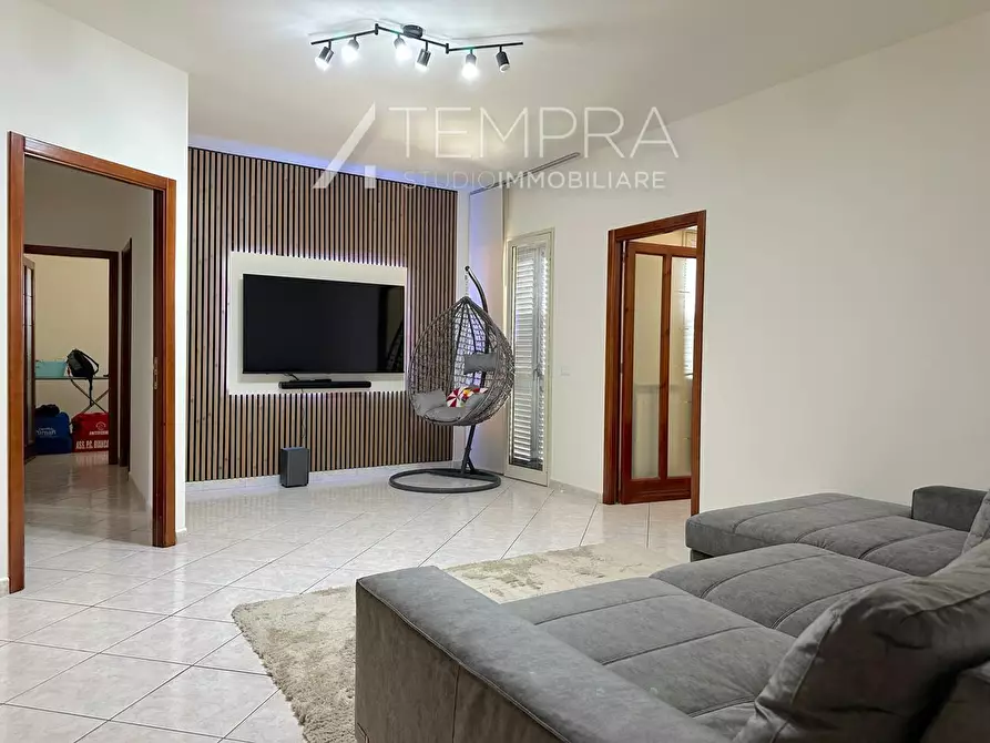 Immagine 4 di Appartamento in vendita  in Via Paolo VI a Adrano