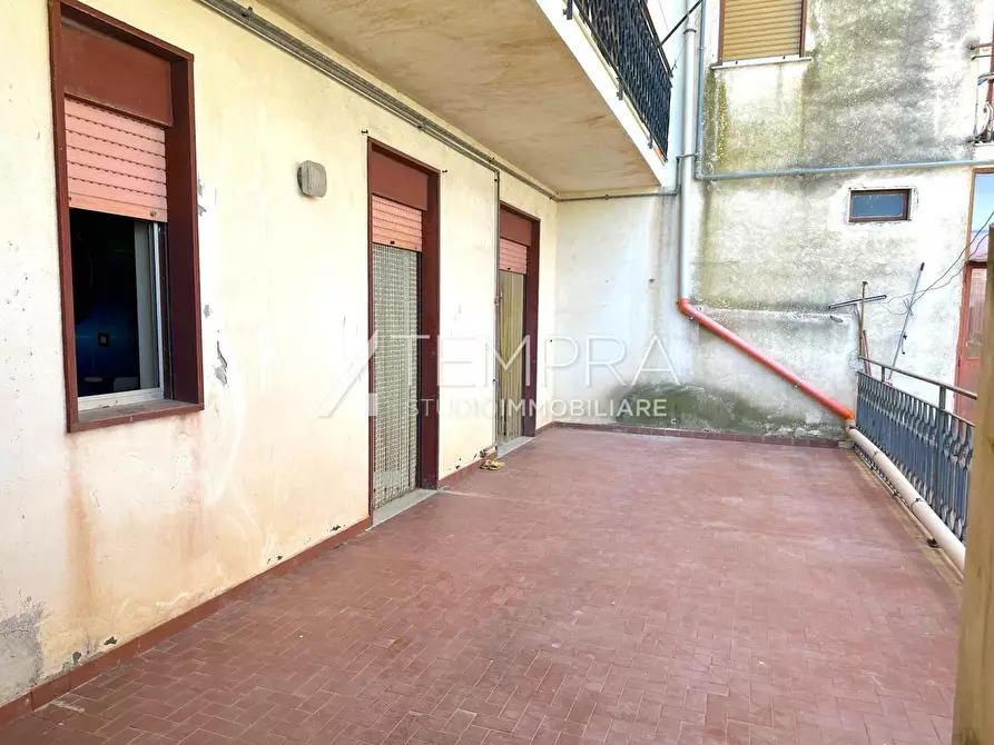 Immagine 13 di Appartamento in vendita  in Via della Regione 17 a Adrano