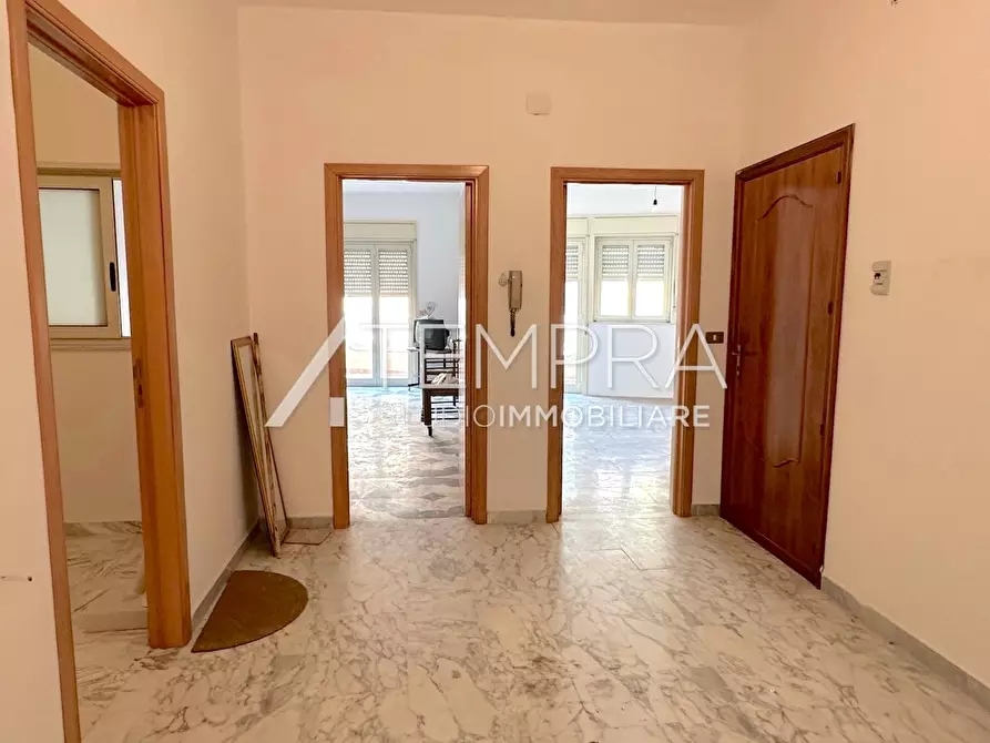 Immagine 13 di Casa indipendente in vendita  a Adrano