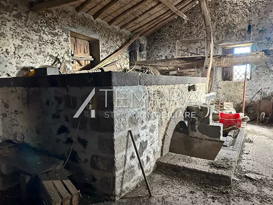Immagine 19 di Rustico / casale in vendita  a Adrano