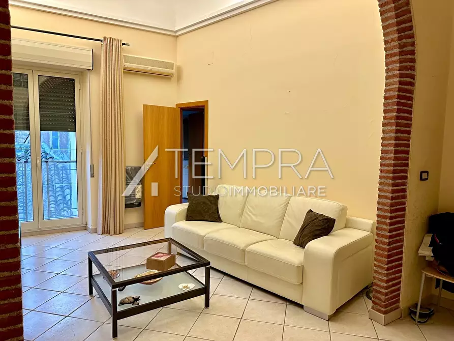 Immagine 5 di Casa indipendente in vendita  a Adrano