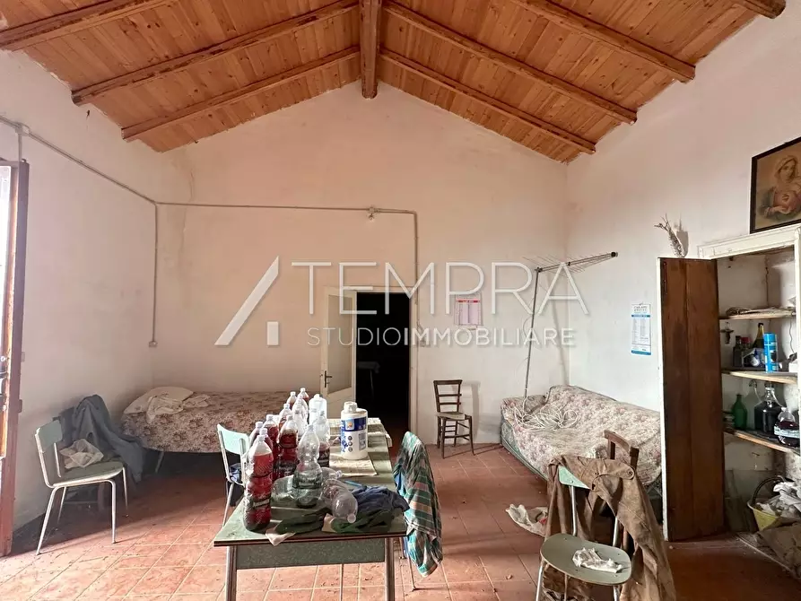 Immagine 9 di Rustico / casale in vendita  a Adrano